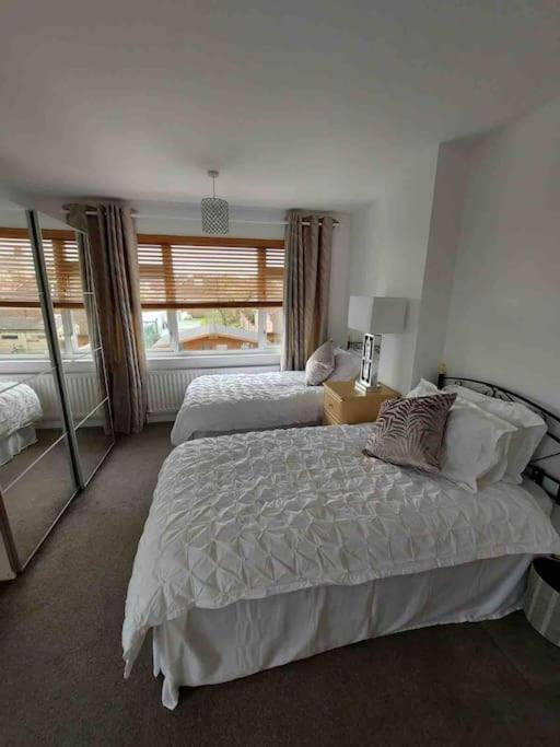 Modern 4 Bedroom House In Weymouth Sunny Corner Екстериор снимка