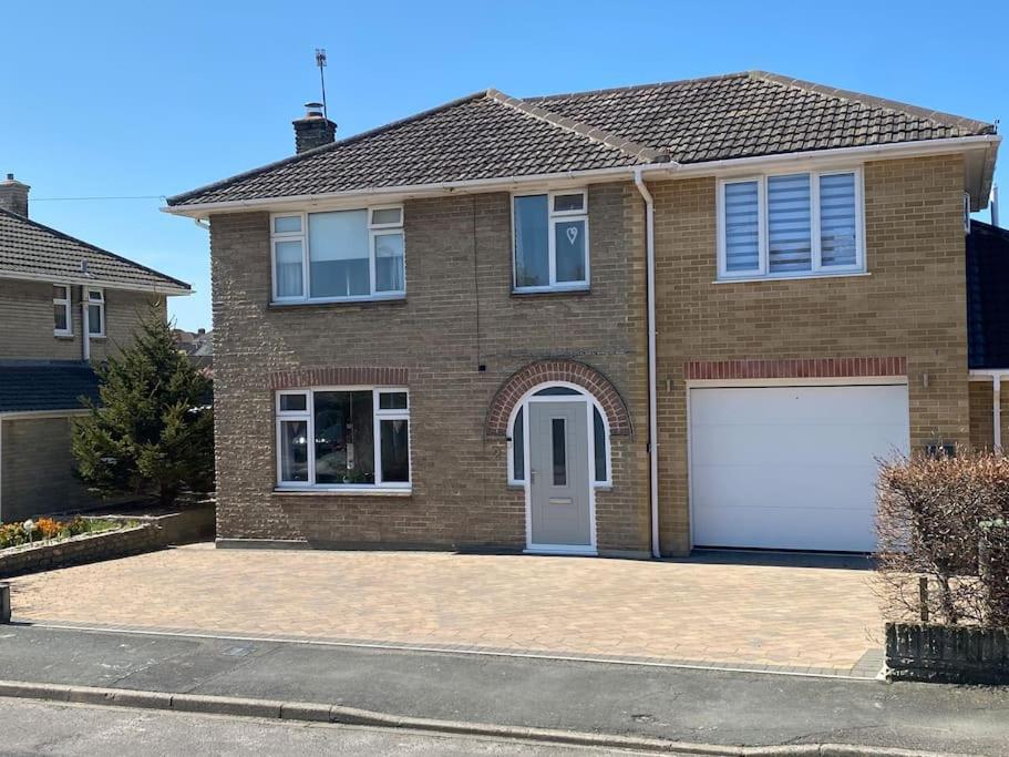 Modern 4 Bedroom House In Weymouth Sunny Corner Екстериор снимка