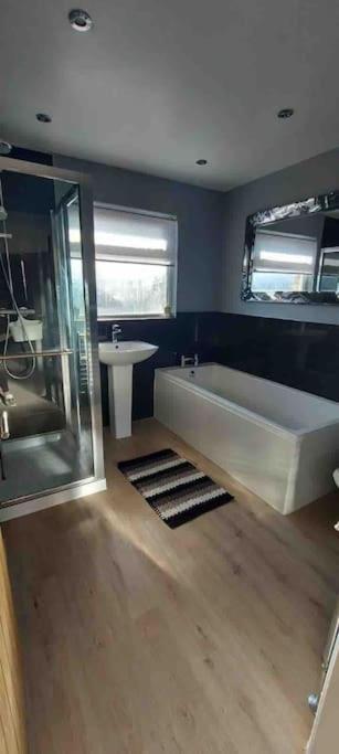 Modern 4 Bedroom House In Weymouth Sunny Corner Екстериор снимка