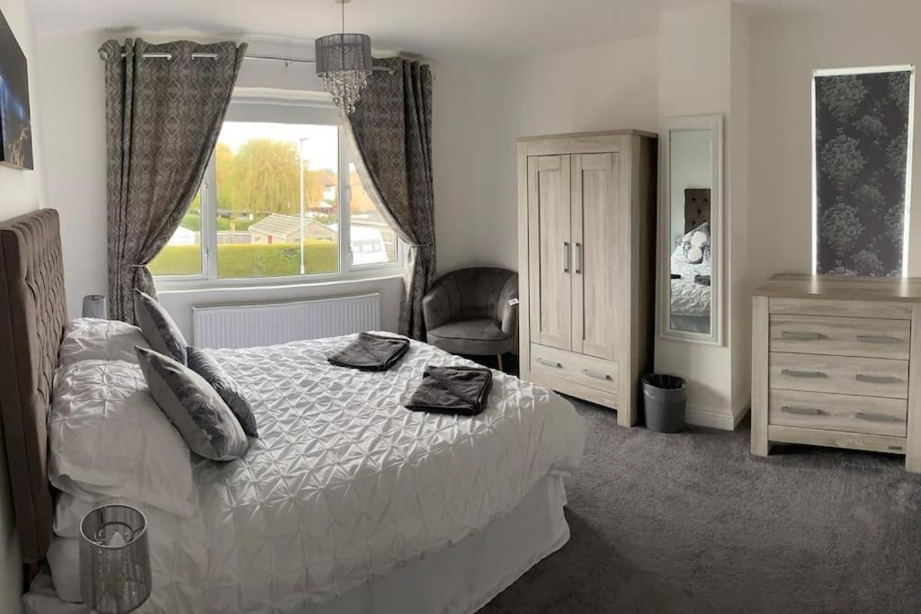 Modern 4 Bedroom House In Weymouth Sunny Corner Екстериор снимка