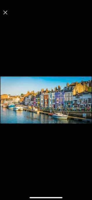 Modern 4 Bedroom House In Weymouth Sunny Corner Екстериор снимка