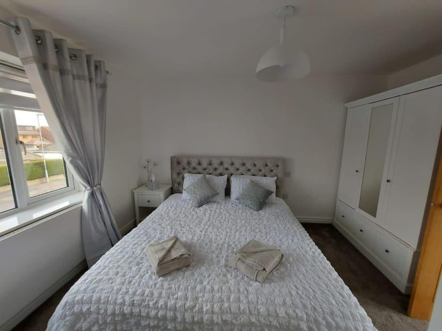 Modern 4 Bedroom House In Weymouth Sunny Corner Екстериор снимка